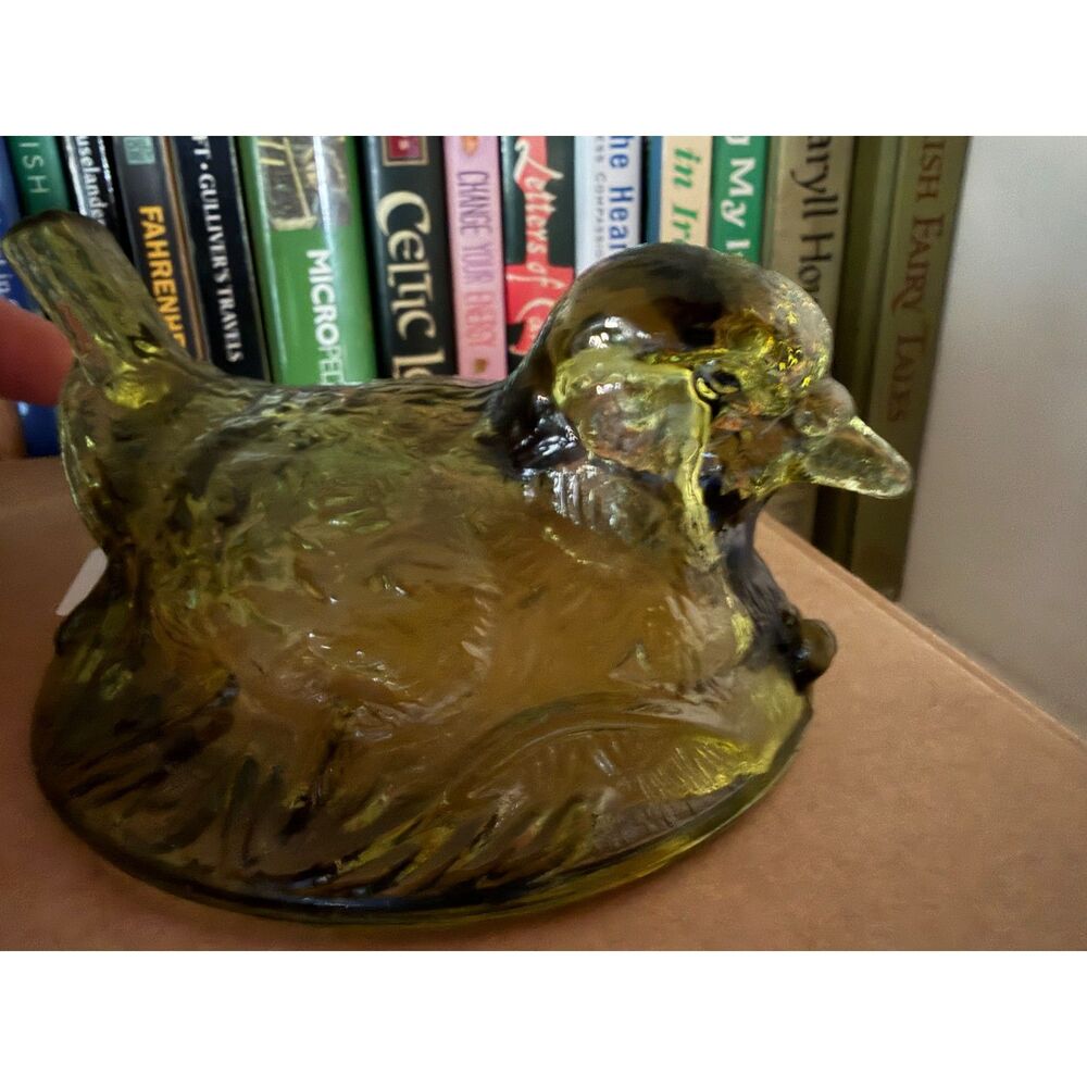 Vintage Westmoreland Green Glass Hen / Bird On A Nest **AS IS TOP ONLY **